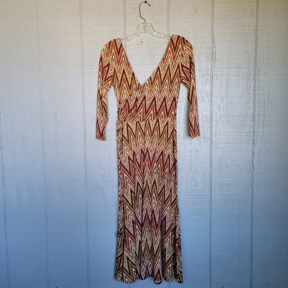 Maggy London Wrap Dress. Size 4 - Picture 3 of 6